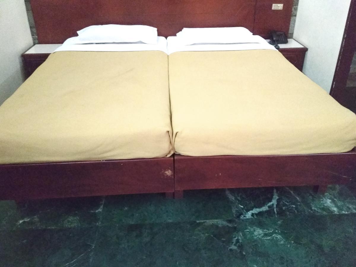 Hotel Rukmini Alwaye Dış mekan fotoğraf