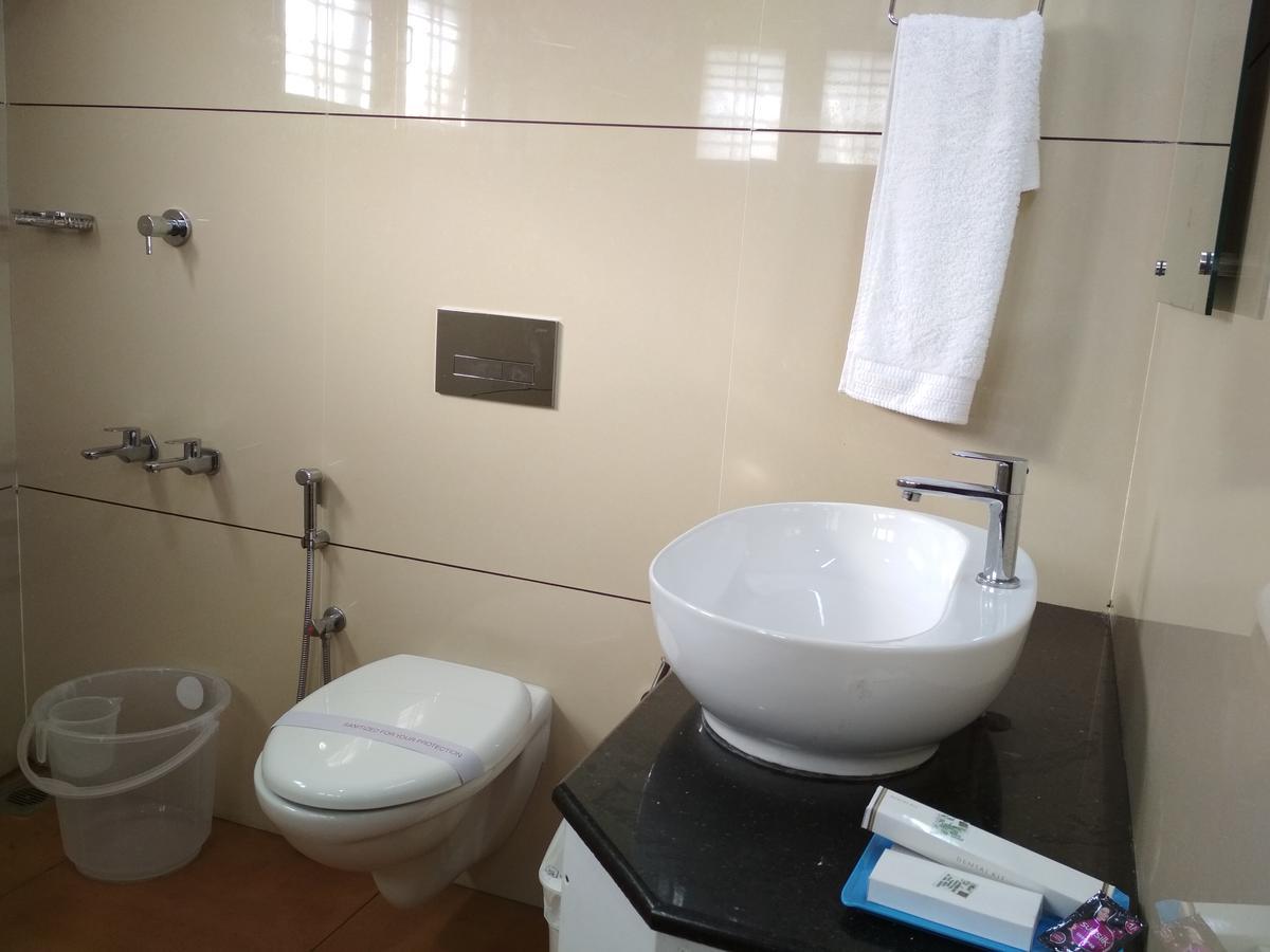 Hotel Rukmini Alwaye Dış mekan fotoğraf