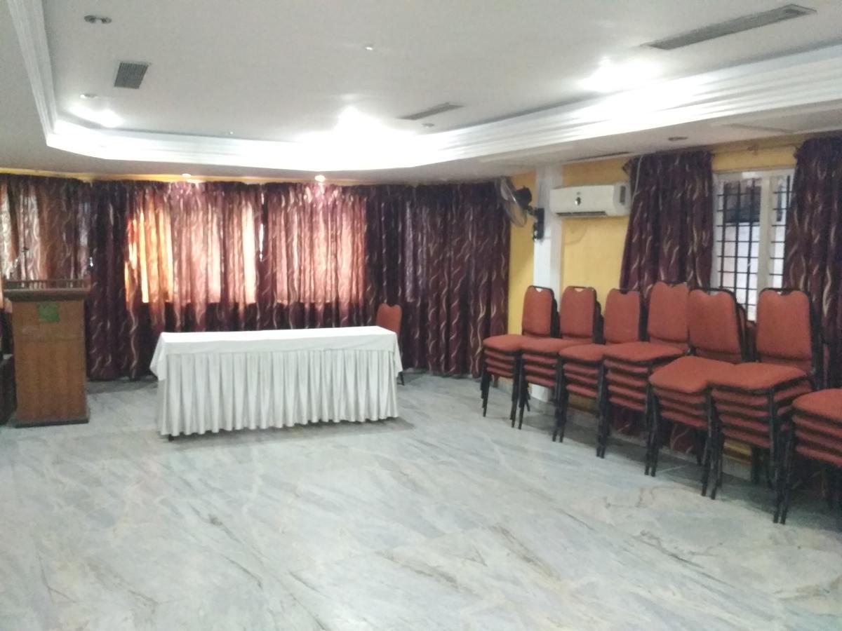 Hotel Rukmini Alwaye Dış mekan fotoğraf