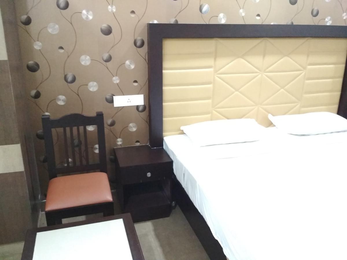 Hotel Rukmini Alwaye Dış mekan fotoğraf