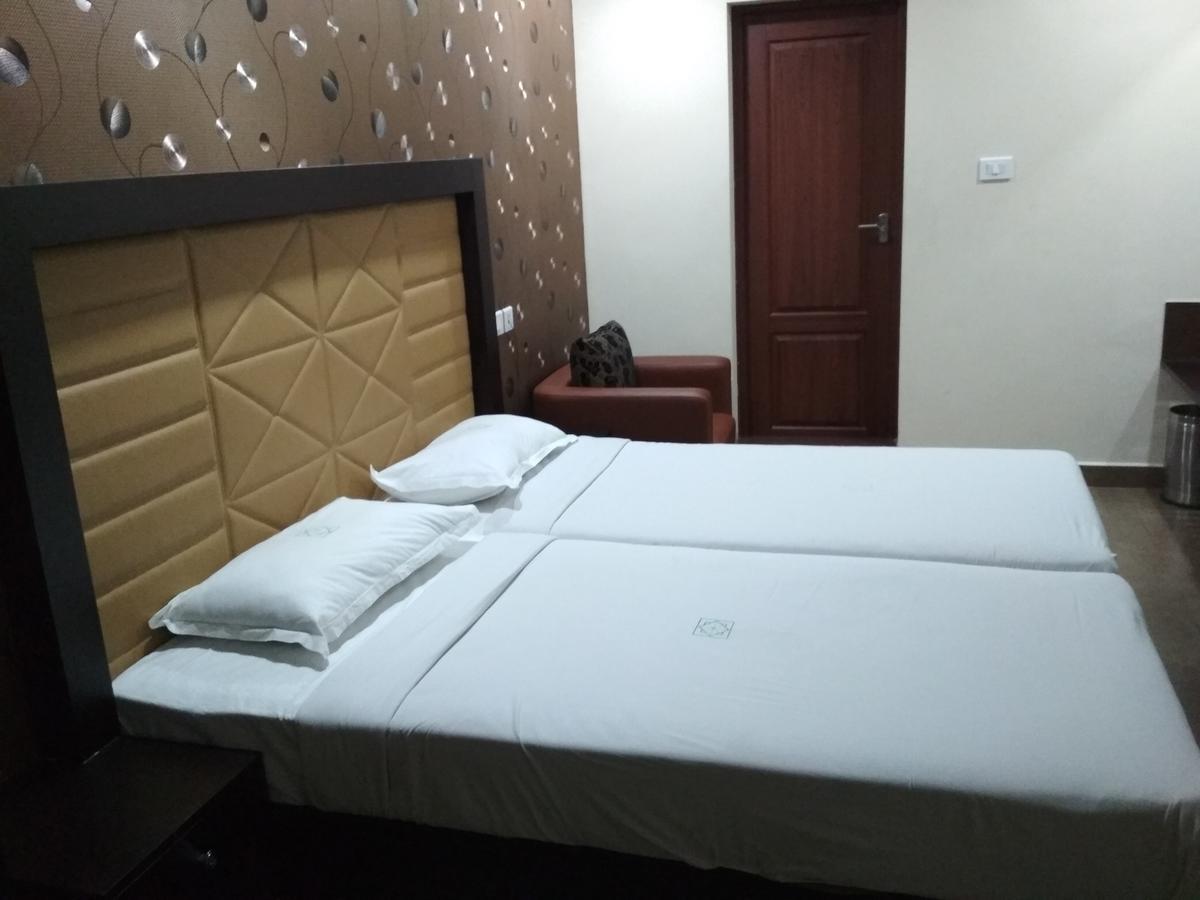 Hotel Rukmini Alwaye Dış mekan fotoğraf
