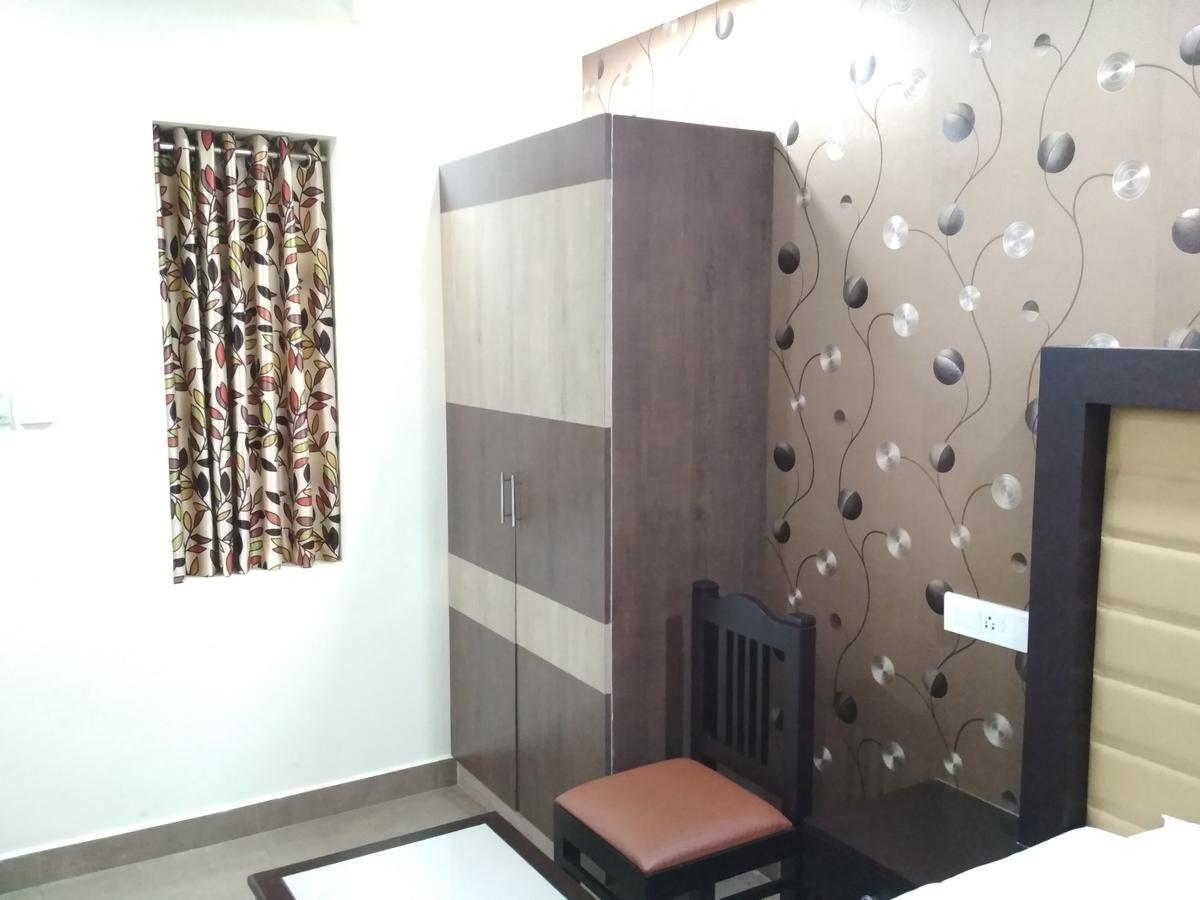 Hotel Rukmini Alwaye Dış mekan fotoğraf