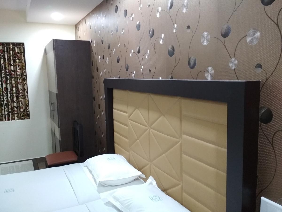 Hotel Rukmini Alwaye Dış mekan fotoğraf