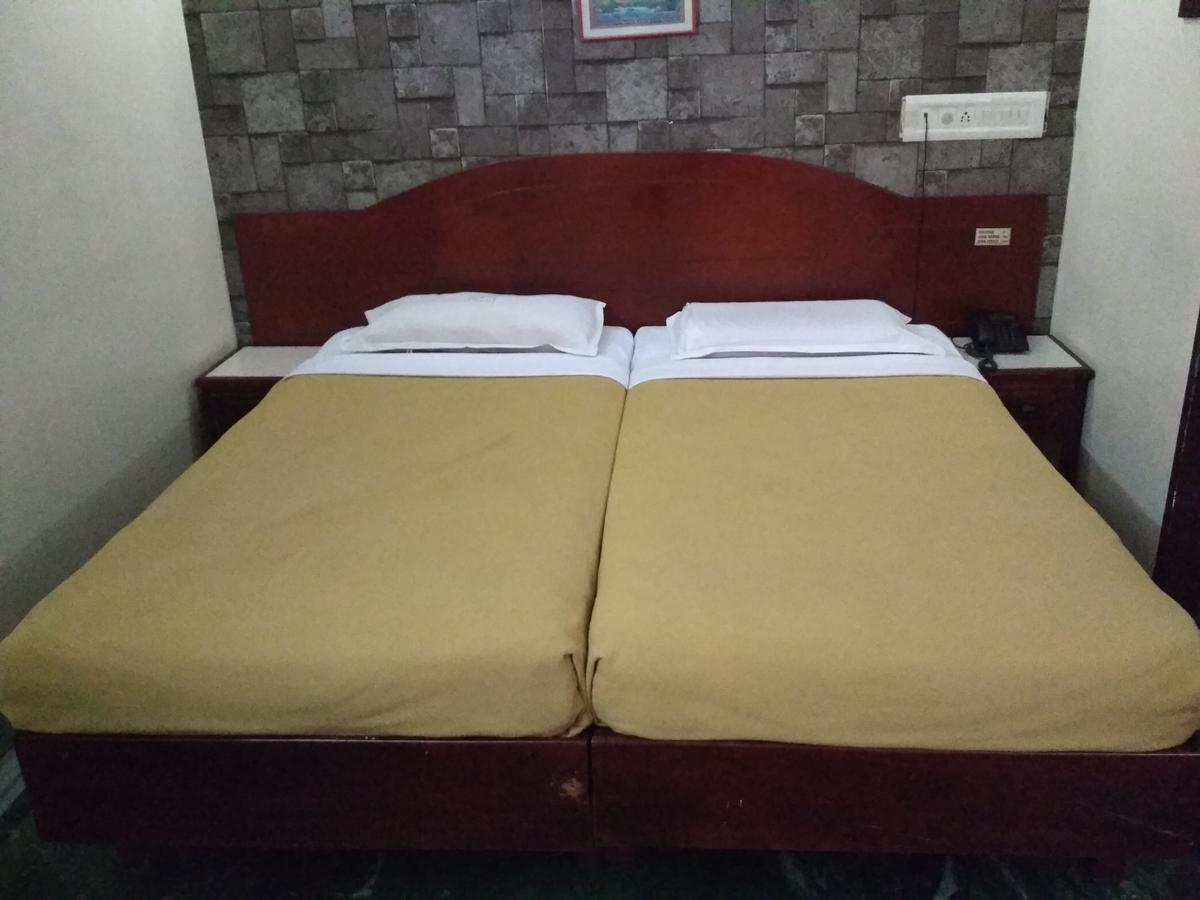 Hotel Rukmini Alwaye Dış mekan fotoğraf