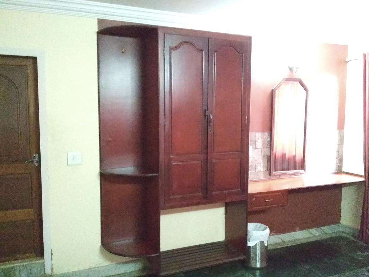 Hotel Rukmini Alwaye Dış mekan fotoğraf