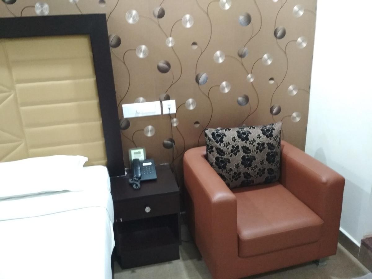 Hotel Rukmini Alwaye Dış mekan fotoğraf