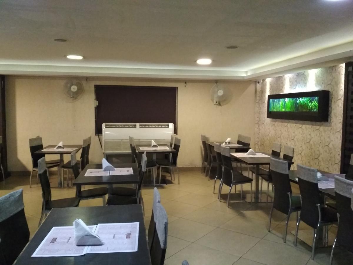 Hotel Rukmini Alwaye Dış mekan fotoğraf